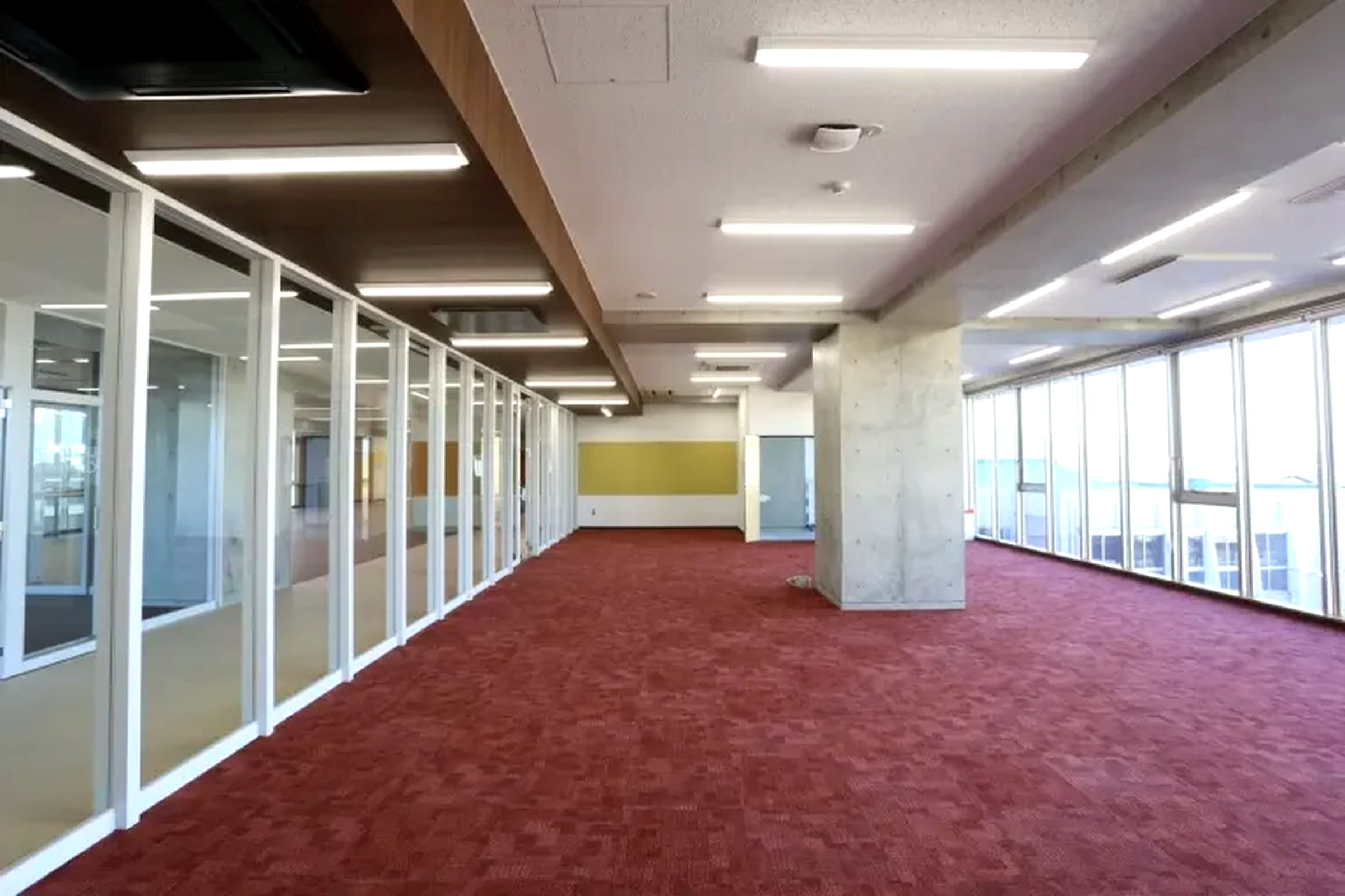 内観検討CGと完成現場