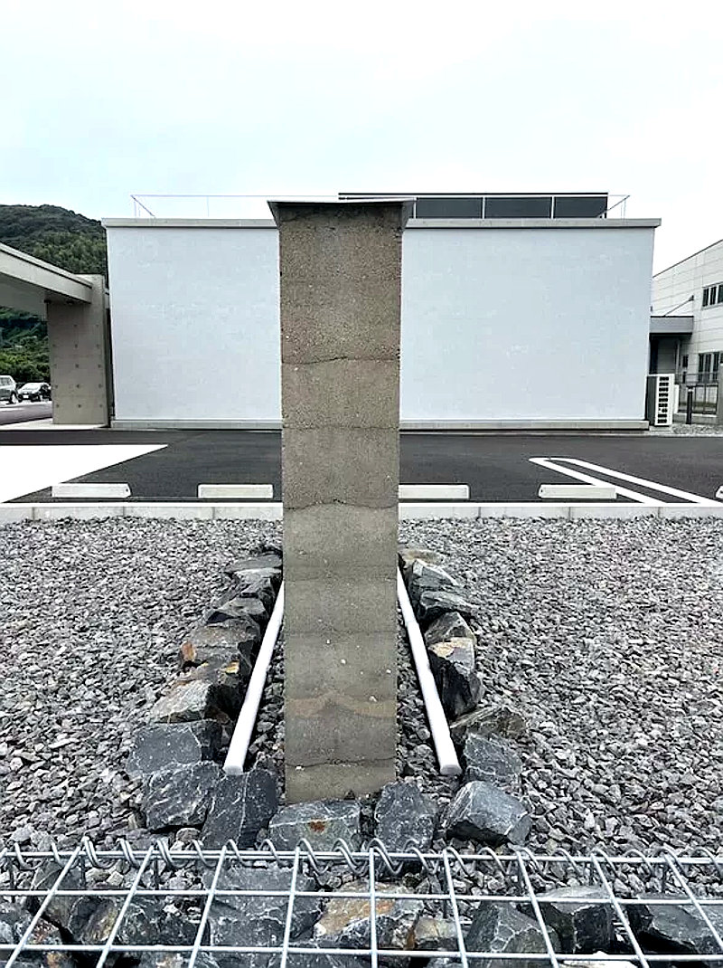 三ケ根クリニックの版築壁