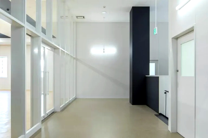 浜松学院興誠中学校・高等学校の体育館内部デザイン